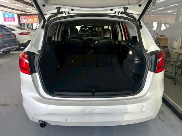 2017 BMW 218D 總代理 僅跑11萬 電折 恆溫 定速倒車影像 電尾門  第10張相片