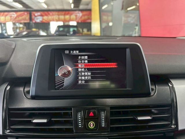 2017 BMW 218D 總代理 僅跑11萬 電折 恆溫 定速倒車影像 電尾門  第18張相片