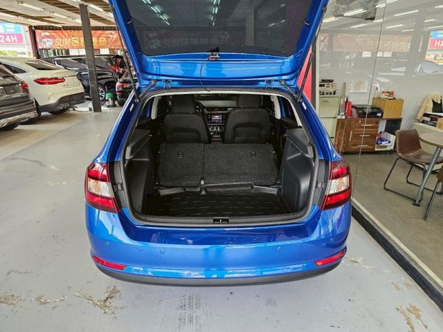 2018 SKODA RAPID 1.4 全景 定速 ISOFI 循跡防滑系統 電子後視鏡  第10張相片