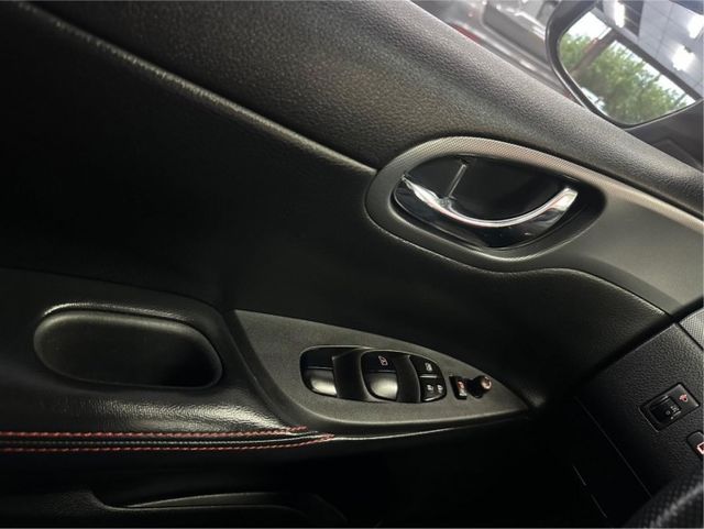 2014 NISSAN TIIDA 僅跑13萬 IKEY 恆溫 定速 摸門 後座出風口 胎壓偵測 小車大空間  第15張相片