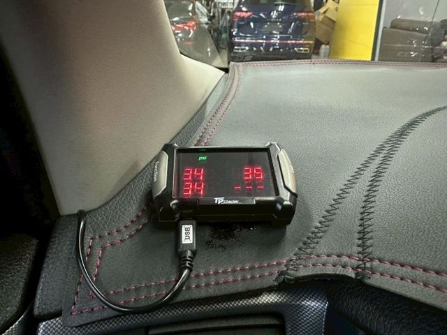 2014 NISSAN TIIDA 僅跑13萬 IKEY 恆溫 定速 摸門 後座出風口 胎壓偵測 小車大空間  第16張相片