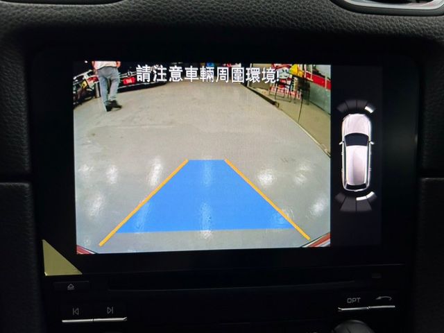 2017 保時捷 718 2.0  跑車計時套件 倒車影像 這是你離保時捷跑車最近的一次距離  第15張相片