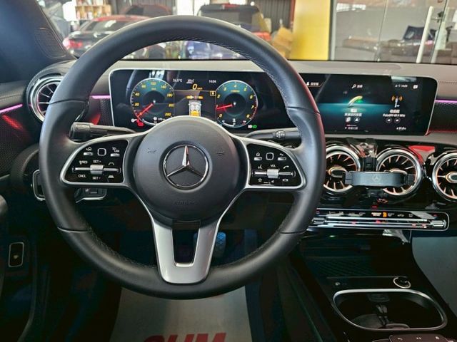 2020 BENZ 總代理 CLA200 一手僅跑2萬 全原廠保養 選配 多光束頭燈 ikey 23p  第11張相片