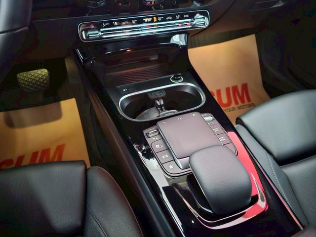 2020 BENZ 總代理 CLA200 一手僅跑2萬 全原廠保養 選配 多光束頭燈 ikey 23p  第12張相片