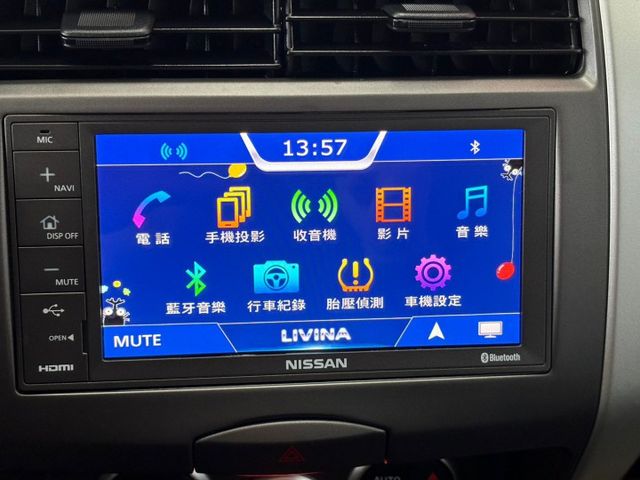 2019 NISSAN LIVINA 旗艦版 僅跑7萬 車頂架 恆溫 倒車影像 IKEY 摸門 盲點 行車紀錄器  第15張相片