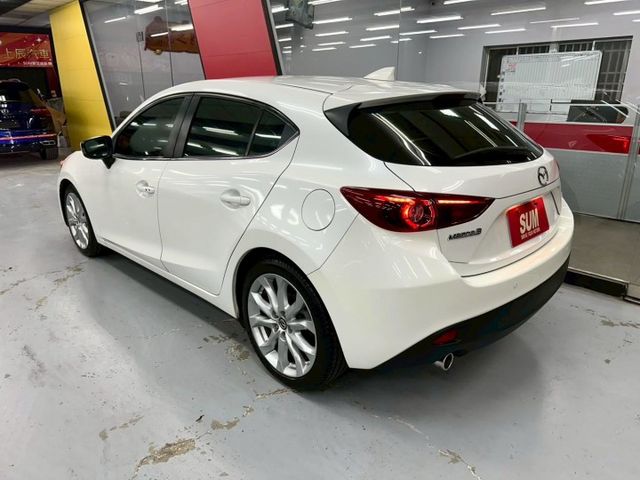 2015 MAZDA3 旗艦版 IKEY 恆溫 抬顯 盲點 定速 方向盤控制 電折  第2張相片