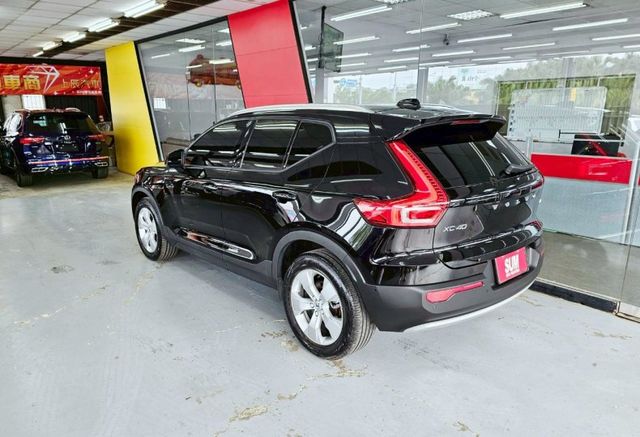 2018 VOLVO XC40 一手僅跑6萬 恆溫 ACC AEB 360環景 導航 盲點 再送價值5萬的標牌  第2張相片