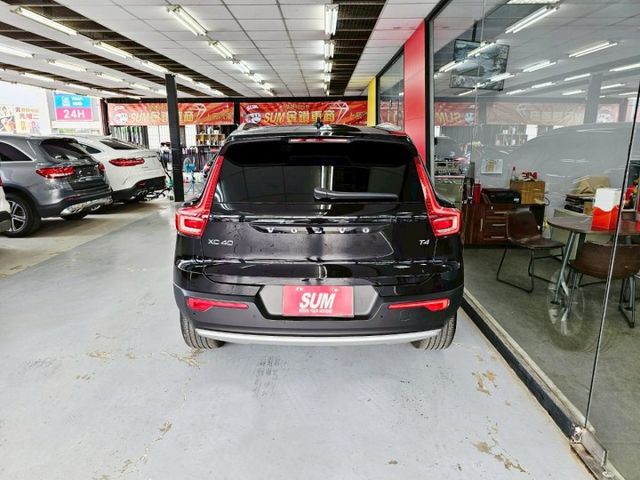 2018 VOLVO XC40 一手僅跑6萬 恆溫 ACC AEB 360環景 導航 盲點 再送價值5萬的標牌  第4張相片