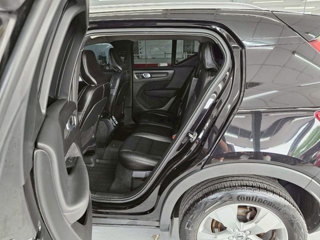 2018 VOLVO XC40 一手僅跑6萬 恆溫 ACC AEB 360環景 導航 盲點 再送價值5萬的標牌  第8張相片