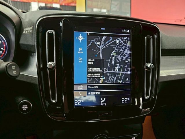 2018 VOLVO XC40 一手僅跑6萬 恆溫 ACC AEB 360環景 導航 盲點 再送價值5萬的標牌  第16張相片