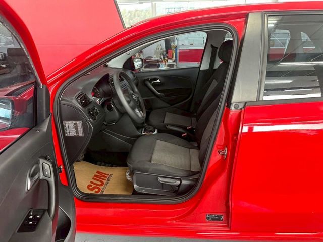2014 VW POLO 1.6 僅口車的安全 國產車的價格  第7張相片