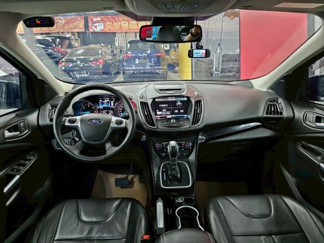 2015 福特 KUGA 2.0柴油 IKEY 摸門 螢幕 倒車影像 盲點 腳踢 電尾門 定速 車道偏離(變換)警示  第5張相片