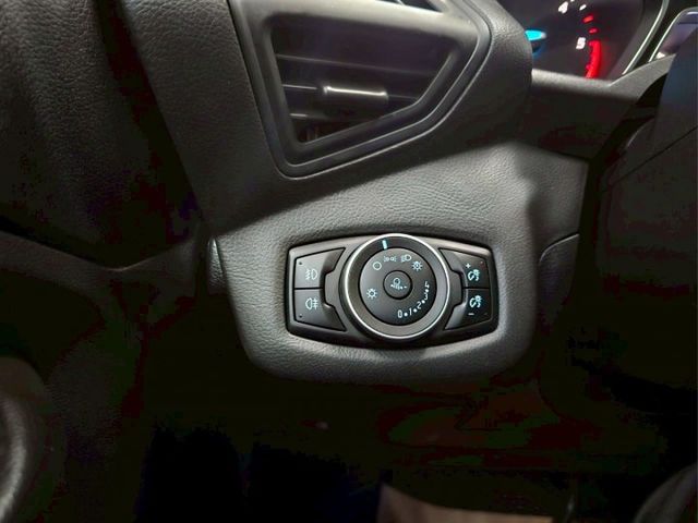 2015 福特 KUGA 2.0柴油 IKEY 摸門 螢幕 倒車影像 盲點 腳踢 電尾門 定速 車道偏離(變換)警示  第12張相片