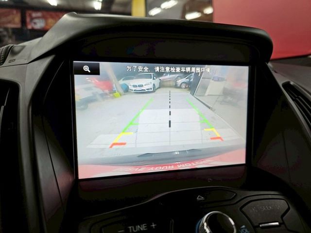 2015 福特 KUGA 2.0柴油 IKEY 摸門 螢幕 倒車影像 盲點 腳踢 電尾門 定速 車道偏離(變換)警示  第13張相片