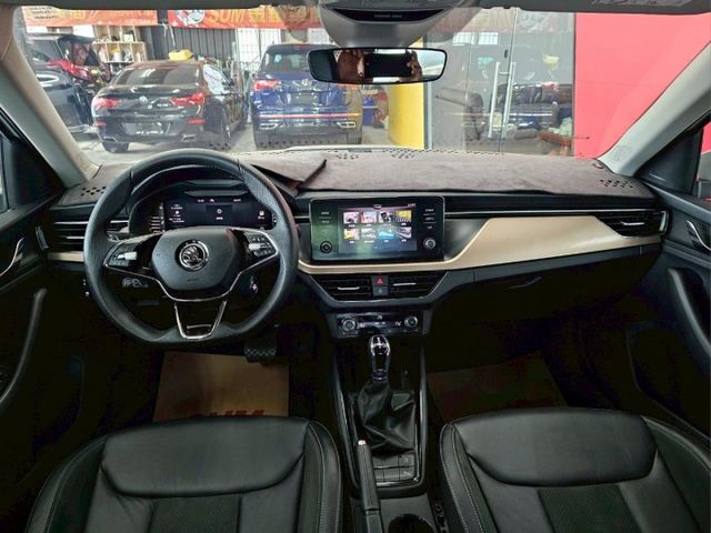 2023 SKODA KAMIQ 1.0豪華動能版 僅跑1萬 原廠保固中 ACC AEB IKEY 摸門 盲點 電尾門  第5張相片