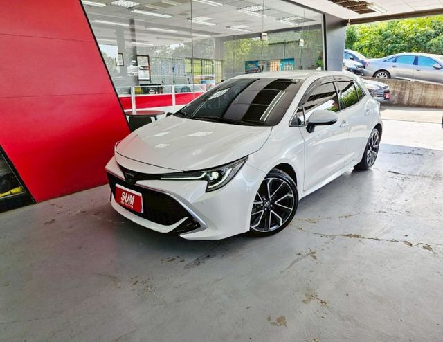TOYOTA AURIS旗艦版 僅跑2萬 IKEY 摸門 盲點 ACC AEB 車道偏離警示系統 車道變換(維持輔助系統  第1張相片