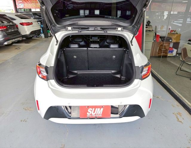 TOYOTA AURIS旗艦版 僅跑2萬 IKEY 摸門 盲點 ACC AEB 車道偏離警示系統 車道變換(維持輔助系統  第9張相片