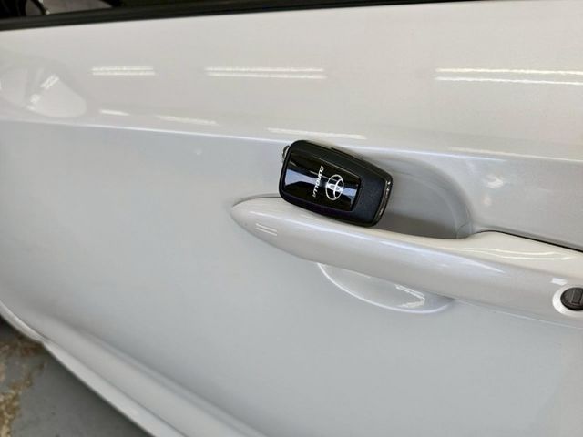 TOYOTA AURIS旗艦版 僅跑2萬 IKEY 摸門 盲點 ACC AEB 車道偏離警示系統 車道變換(維持輔助系統  第11張相片