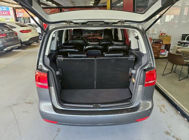 2015 VW TOURAN 1.6 柴油7人座 大空間 大扭力  第9張相片
