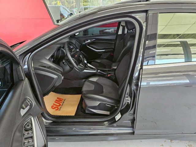 2018 FOCUS 5D 1.5 頂級 IKEY 摸門 恆溫 定速 自動停車 倒車影像 天窗 盲點  第7張相片