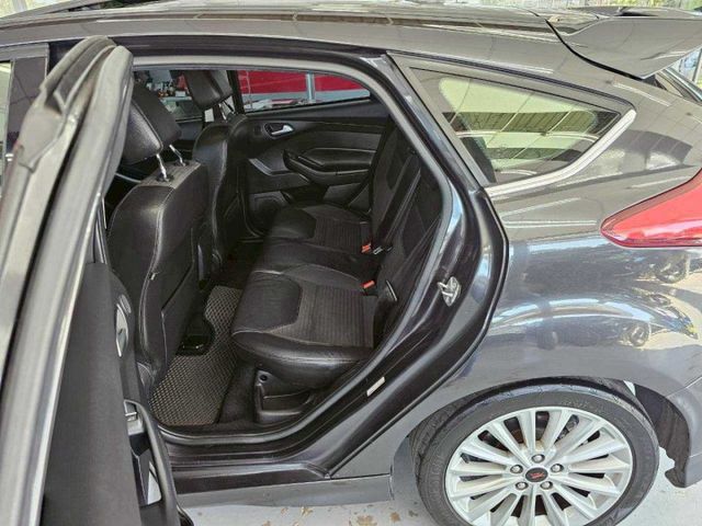 2018 FOCUS 5D 1.5 頂級 IKEY 摸門 恆溫 定速 自動停車 倒車影像 天窗 盲點  第8張相片