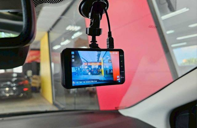 2018 FOCUS 5D 1.5 頂級 IKEY 摸門 恆溫 定速 自動停車 倒車影像 天窗 盲點  第11張相片