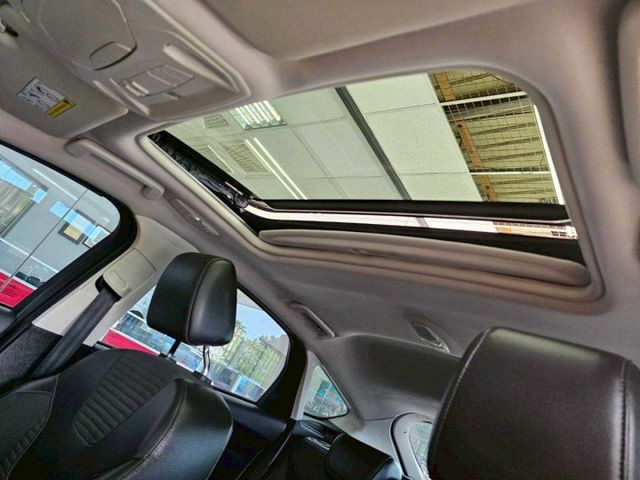 2018 FOCUS 5D 1.5 頂級 IKEY 摸門 恆溫 定速 自動停車 倒車影像 天窗 盲點  第14張相片