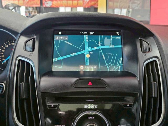 2018 FOCUS 5D 1.5 頂級 IKEY 摸門 恆溫 定速 自動停車 倒車影像 天窗 盲點  第16張相片