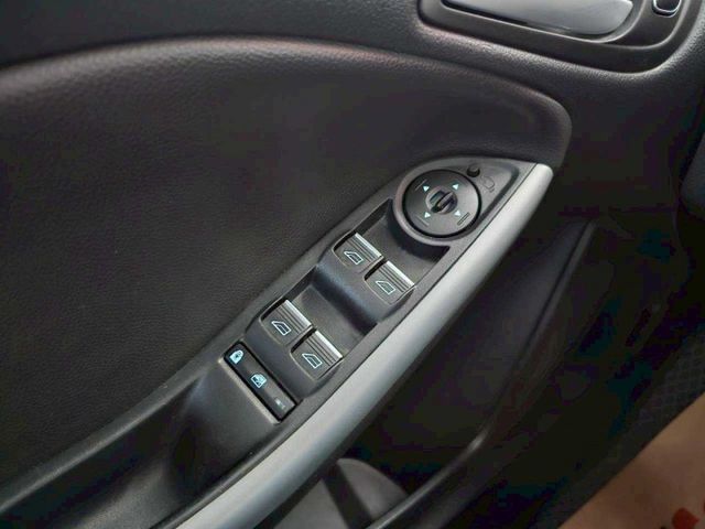 2018 FOCUS 5D 1.5 頂級 IKEY 摸門 恆溫 定速 自動停車 倒車影像 天窗 盲點  第18張相片