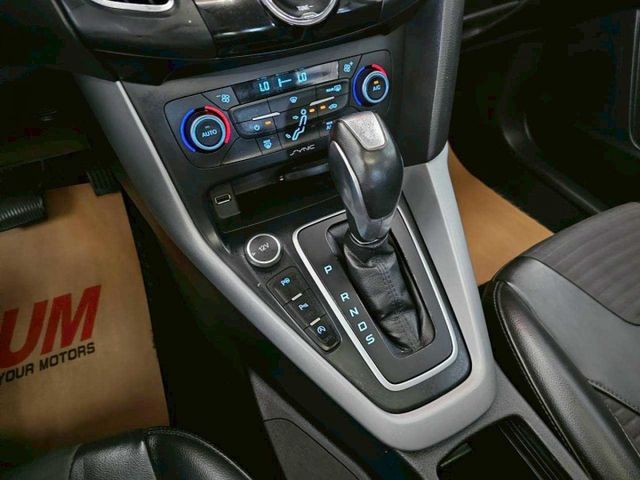 2018 FOCUS 5D 1.5 頂級 IKEY 摸門 恆溫 定速 自動停車 倒車影像 天窗 盲點  第19張相片