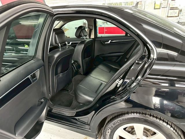 2012 賓士 C180 7速自手排 後傳 定速 恆溫 電動座椅 光感應頭燈 方向盤控制  第8張相片