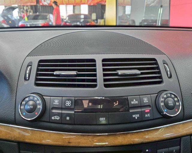 2007 BENZ E350 W211小改款 恆溫 定速 天窗 h/k 老車老水老水 有在照顧 就是不一樣的  第14張相片