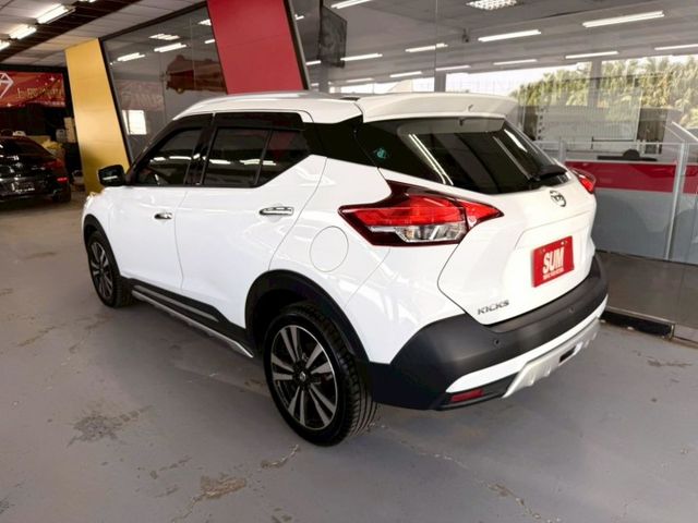 2019 NISSAN KICKS 智型旗艦版 IKEY 摸門 盲點 360環景 抬顯 恆溫 車道偏離警示 車道變換輔助  第2張相片