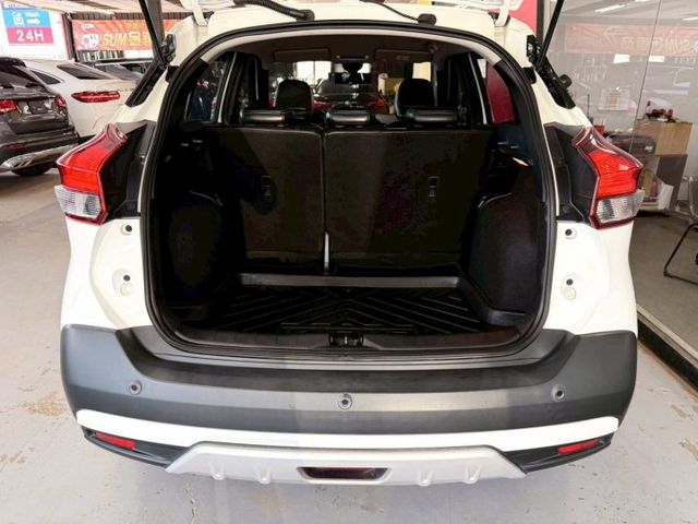 2019 NISSAN KICKS 智型旗艦版 IKEY 摸門 盲點 360環景 抬顯 恆溫 車道偏離警示 車道變換輔助  第9張相片