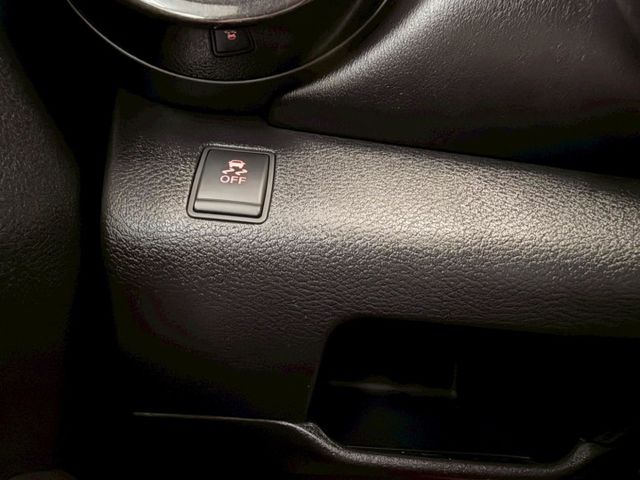 2019 NISSAN KICKS 智型旗艦版 IKEY 摸門 盲點 360環景 抬顯 恆溫 車道偏離警示 車道變換輔助  第16張相片