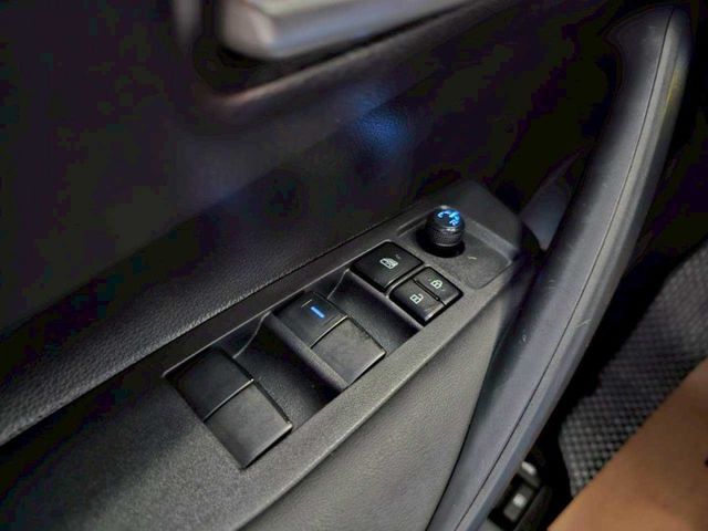 2020 TOYOTA ALTIS 僅跑6萬 倒車影像 行車紀錄器 後座出風口 ACC AEB 車道維持輔助  第17張相片