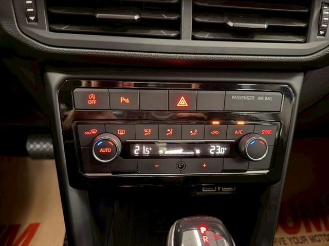 2020 VW T-CROSS 230 TSI LIFE 1.0 跨界小休旅 IKEY 摸門 ACC AEB 6SRS  第17張相片