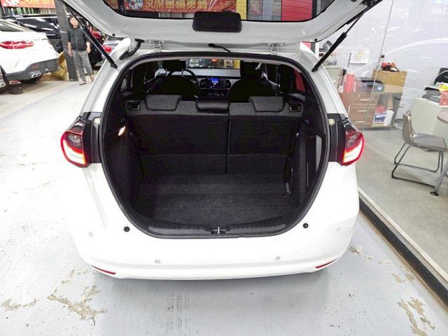 2023 HONDA FIT HEV IKEY 摸門 ACC AEB 車道偏離警示 車道變換輔助 車道維持輔助  第10張相片