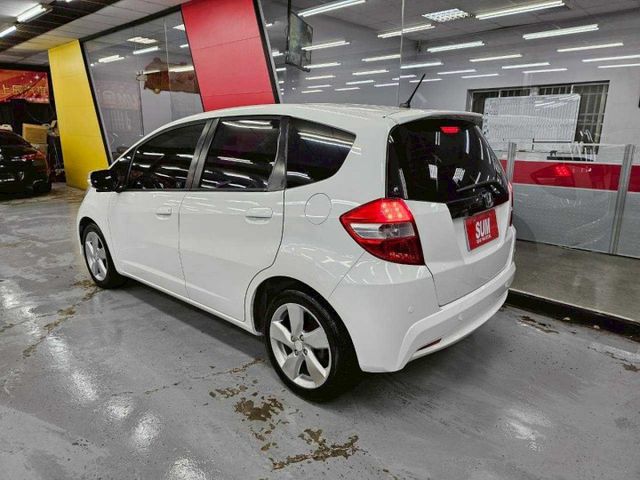 2013 HONDA FIT VTIS 恆溫 電折 螢幕 導航 換檔撥片 小車大空間 代步車優質好車  第2張相片