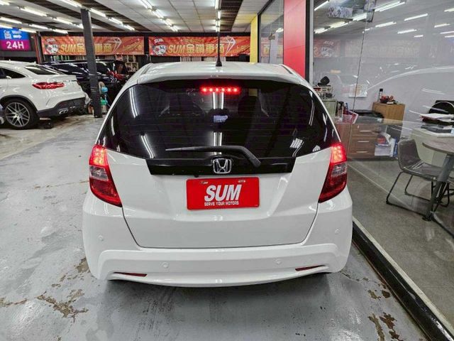 2013 HONDA FIT VTIS 恆溫 電折 螢幕 導航 換檔撥片 小車大空間 代步車優質好車  第4張相片