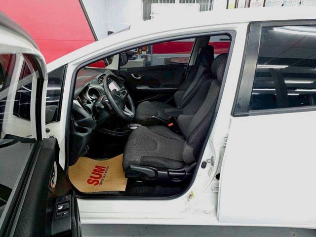 2013 HONDA FIT VTIS 恆溫 電折 螢幕 導航 換檔撥片 小車大空間 代步車優質好車  第7張相片