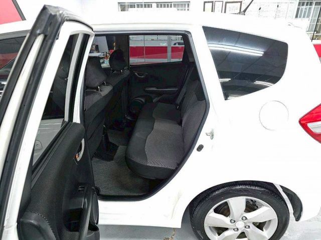 2013 HONDA FIT VTIS 恆溫 電折 螢幕 導航 換檔撥片 小車大空間 代步車優質好車  第9張相片