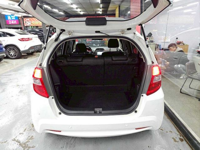 2013 HONDA FIT VTIS 恆溫 電折 螢幕 導航 換檔撥片 小車大空間 代步車優質好車  第10張相片