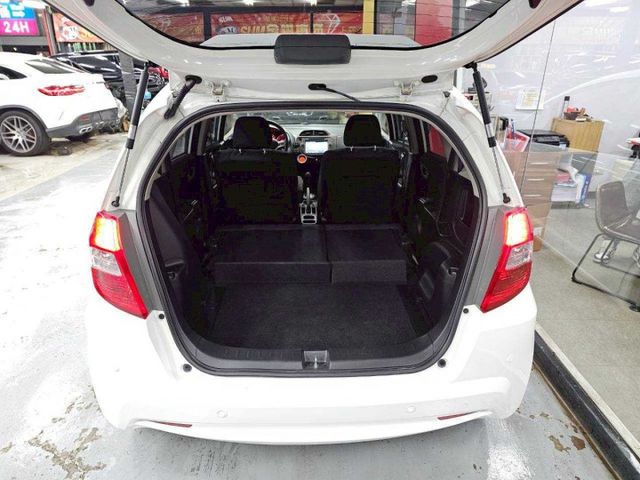 2013 HONDA FIT VTIS 恆溫 電折 螢幕 導航 換檔撥片 小車大空間 代步車優質好車  第11張相片