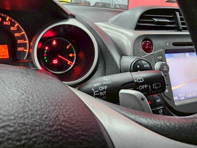 2013 HONDA FIT VTIS 恆溫 電折 螢幕 導航 換檔撥片 小車大空間 代步車優質好車  第13張相片