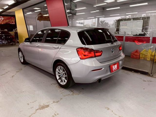2016 BMW 118I 小改款 僅跑8萬 一手女用車 IKEY 摸門 恆溫 定速 雙電動座椅 電折  第2張相片