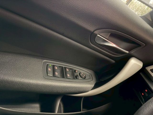 2016 BMW 118I 小改款 僅跑8萬 一手女用車 IKEY 摸門 恆溫 定速 雙電動座椅 電折  第13張相片