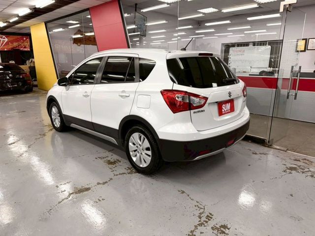 2015 SUZUKI SX-4 PLUS一手僅跑12萬 IKEY 摸門 恆溫 電折 螢幕 倒車影像 安卓機 定速 抬顯  第2張相片