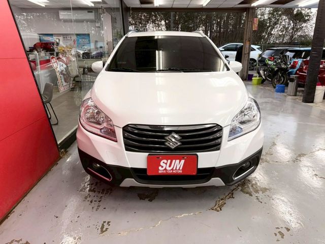 2015 SUZUKI SX-4 PLUS一手僅跑12萬 IKEY 摸門 恆溫 電折 螢幕 倒車影像 安卓機 定速 抬顯  第3張相片