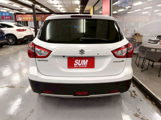 2015 SUZUKI SX-4 PLUS一手僅跑12萬 IKEY 摸門 恆溫 電折 螢幕 倒車影像 安卓機 定速 抬顯  第4張相片